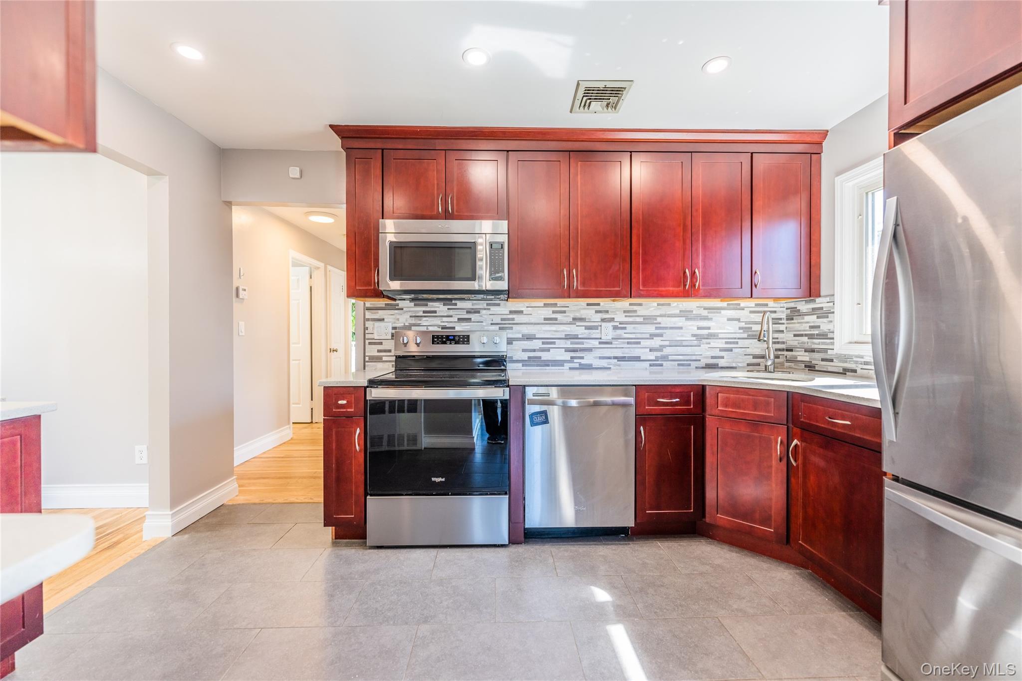 Single Family Raymond  Nassau County, NY 11710, MLS-920374-21