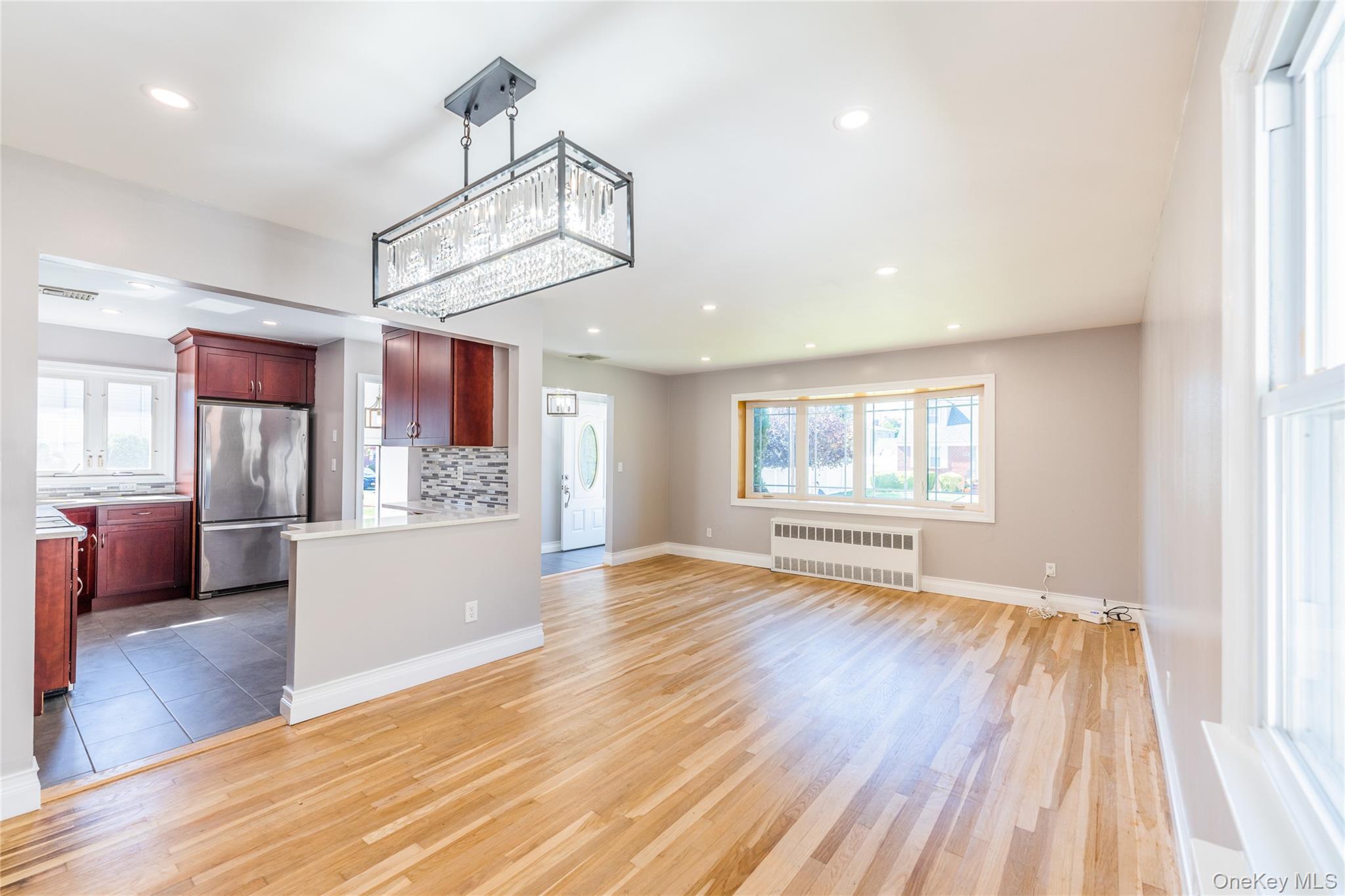 Single Family Raymond  Nassau County, NY 11710, MLS-920374-26