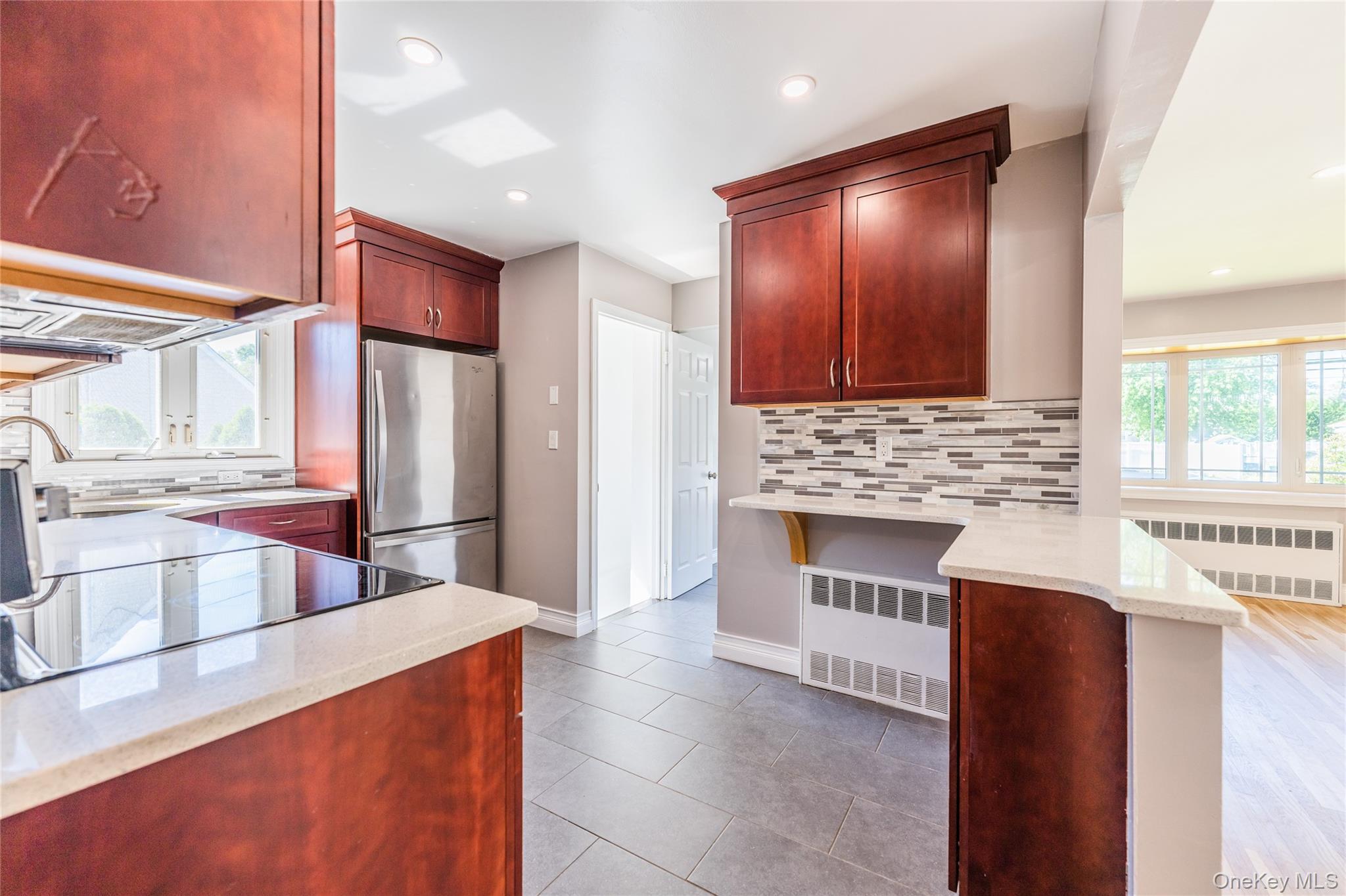 Single Family Raymond  Nassau County, NY 11710, MLS-920374-28