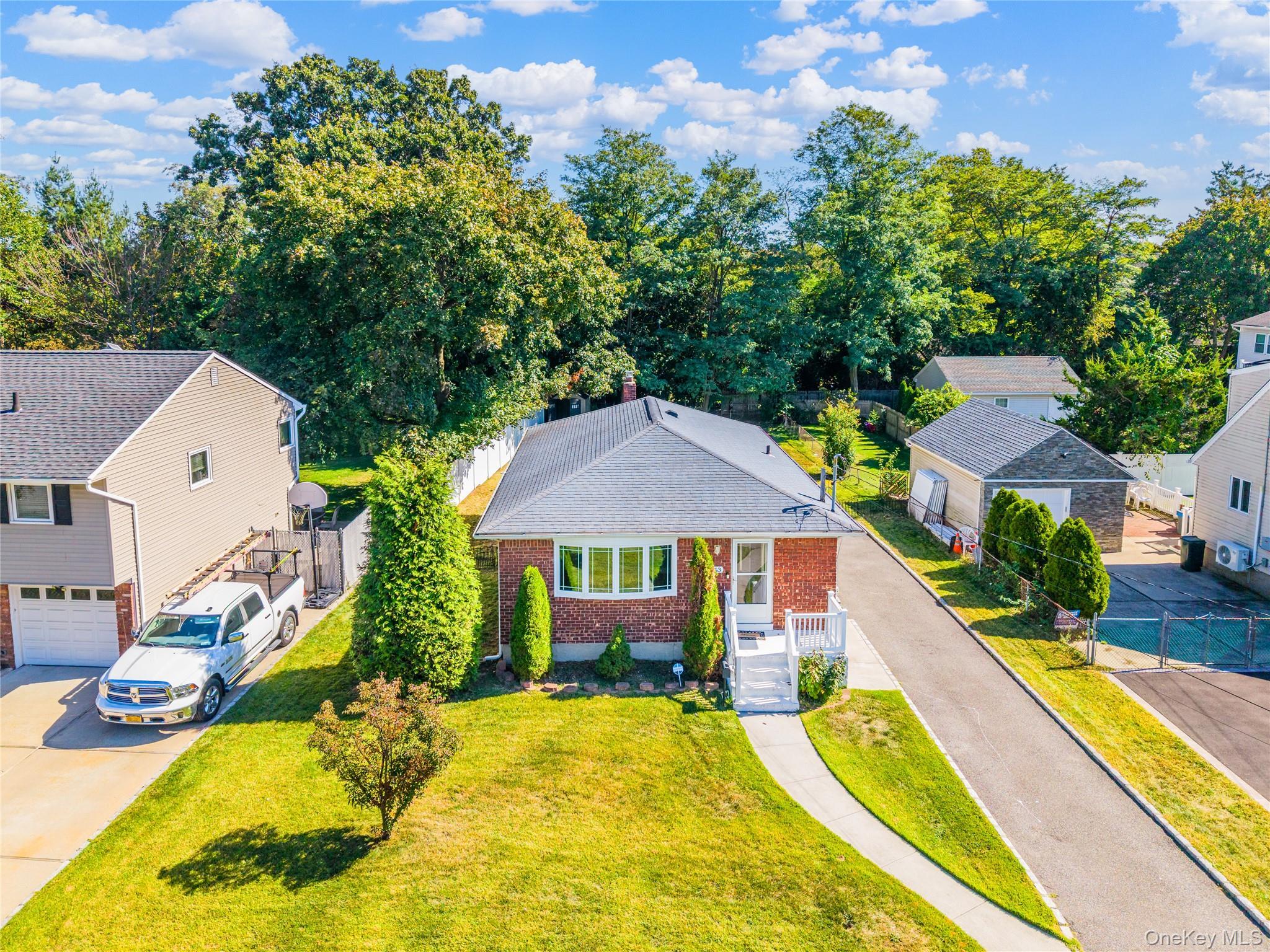 Single Family Raymond  Nassau County, NY 11710, MLS-920374-34