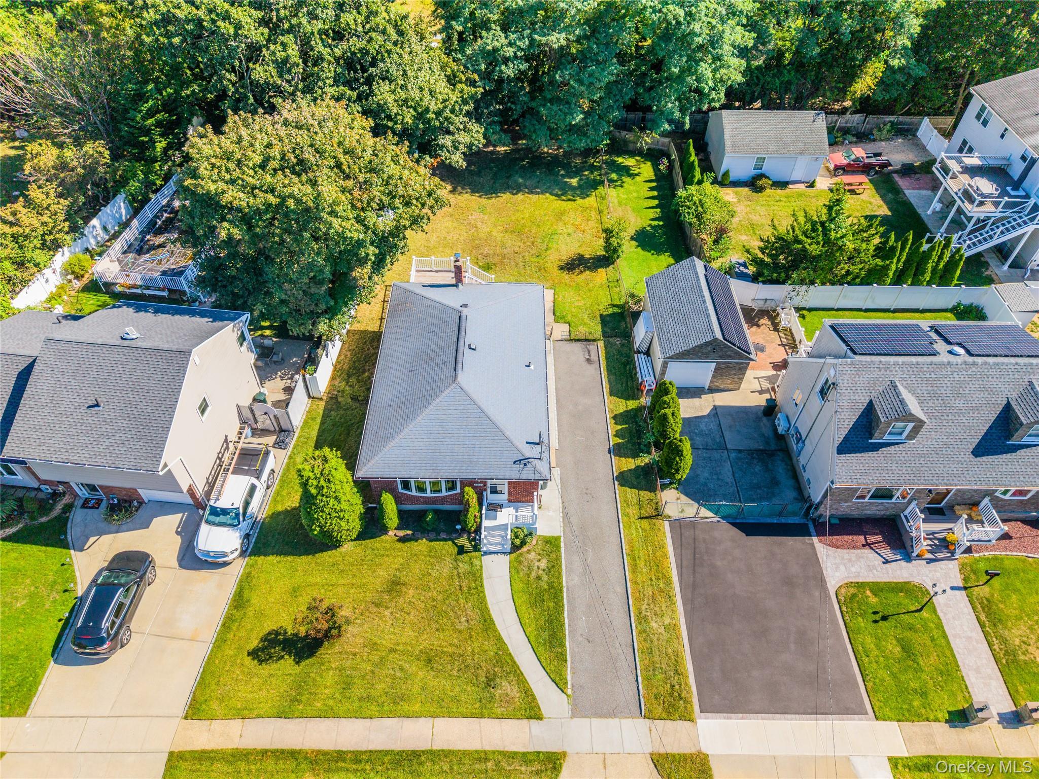 Single Family Raymond  Nassau County, NY 11710, MLS-920374-35