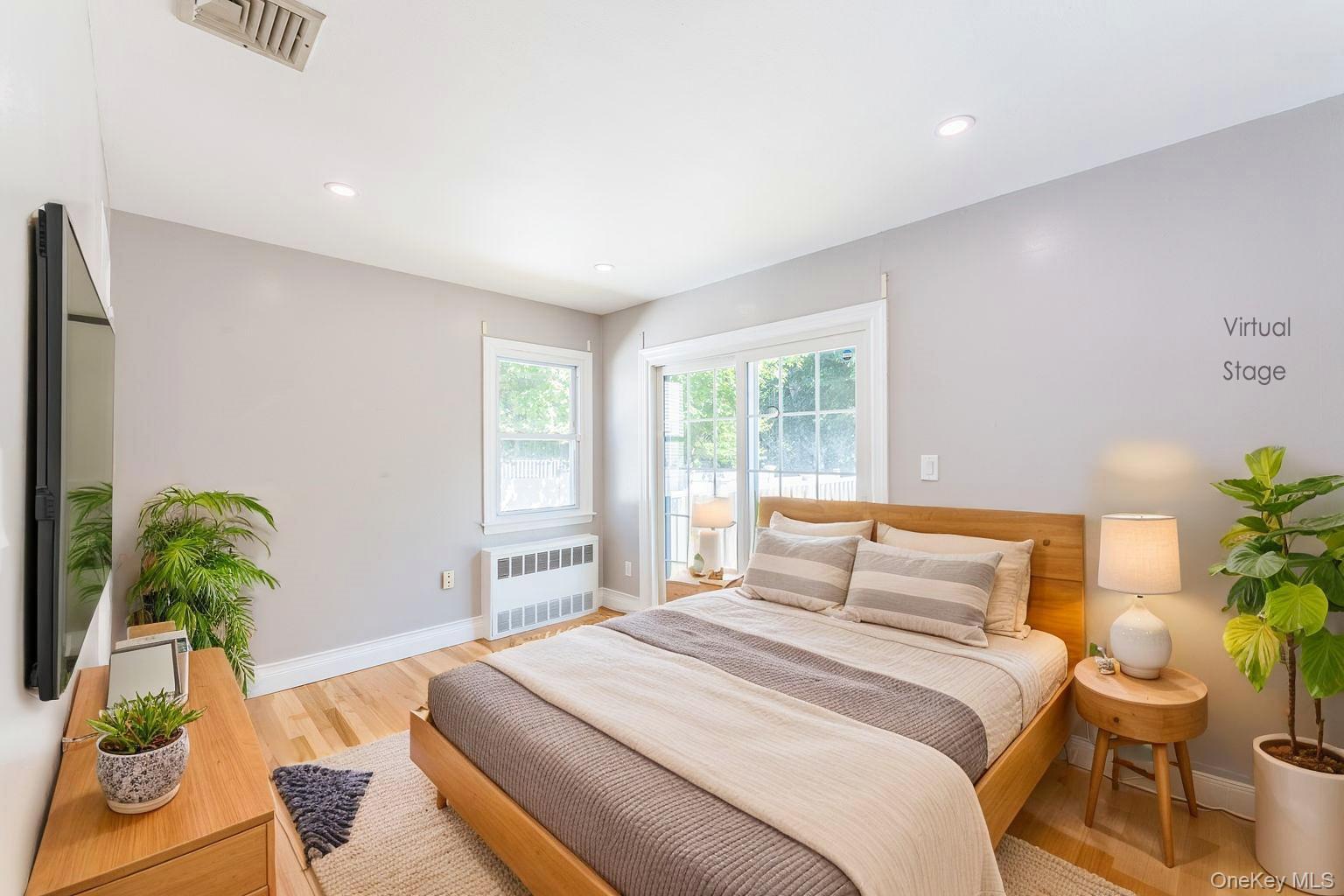 Single Family Raymond  Nassau County, NY 11710, MLS-920374-4