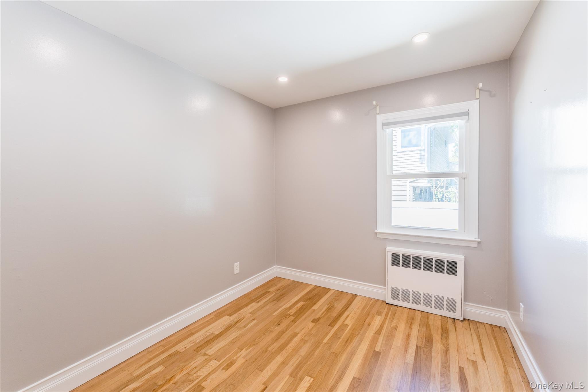 Single Family Raymond  Nassau County, NY 11710, MLS-920374-9