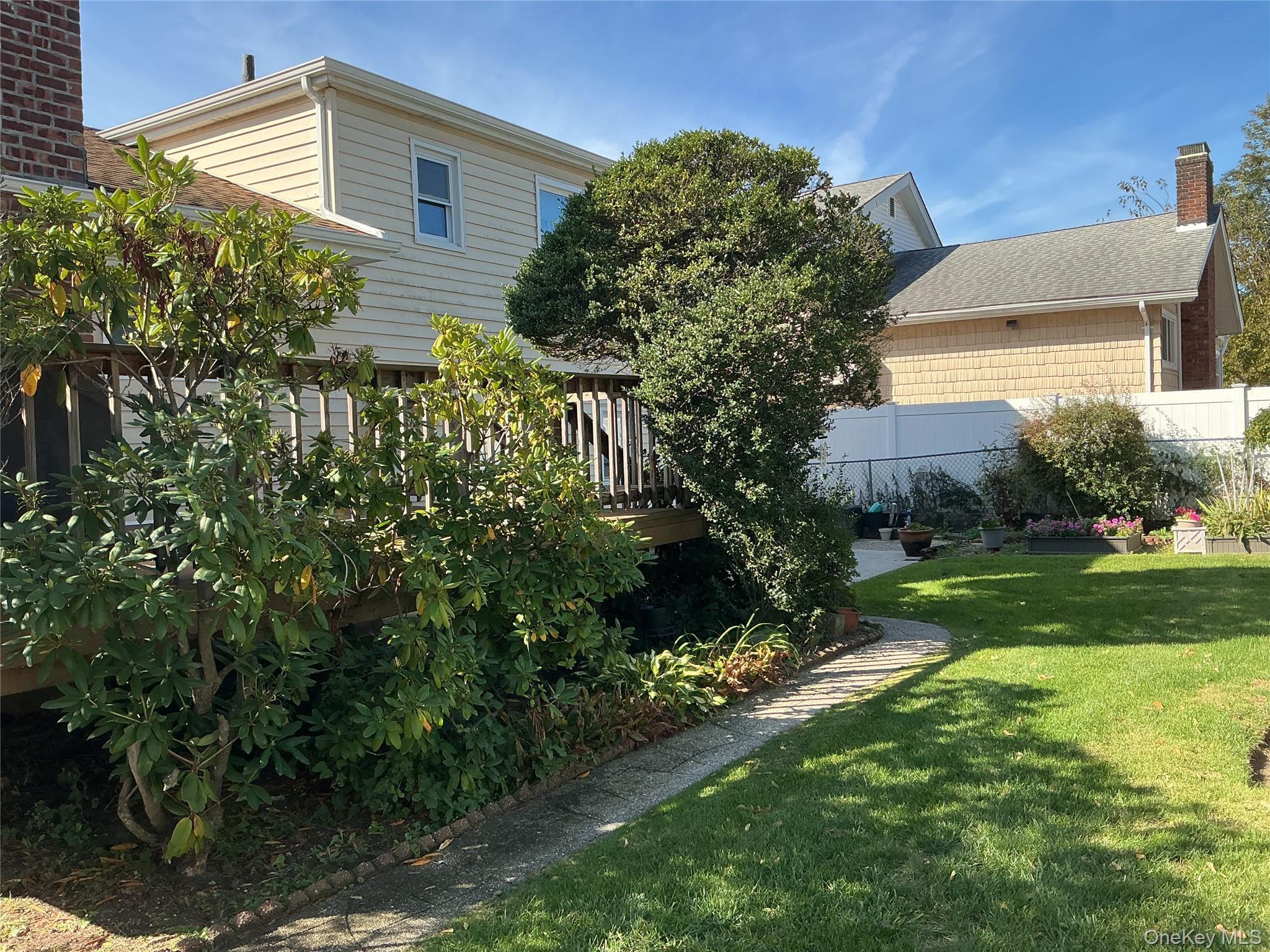 Single Family Church Nassau County, NY 11590, MLS-920402-18