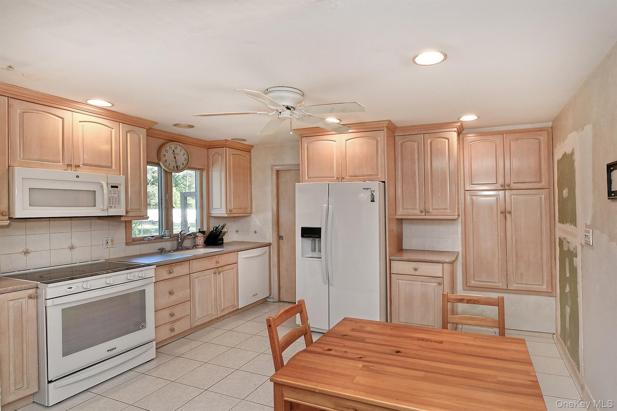 Single Family Burr  Suffolk County, NY 11731, MLS-920403-16