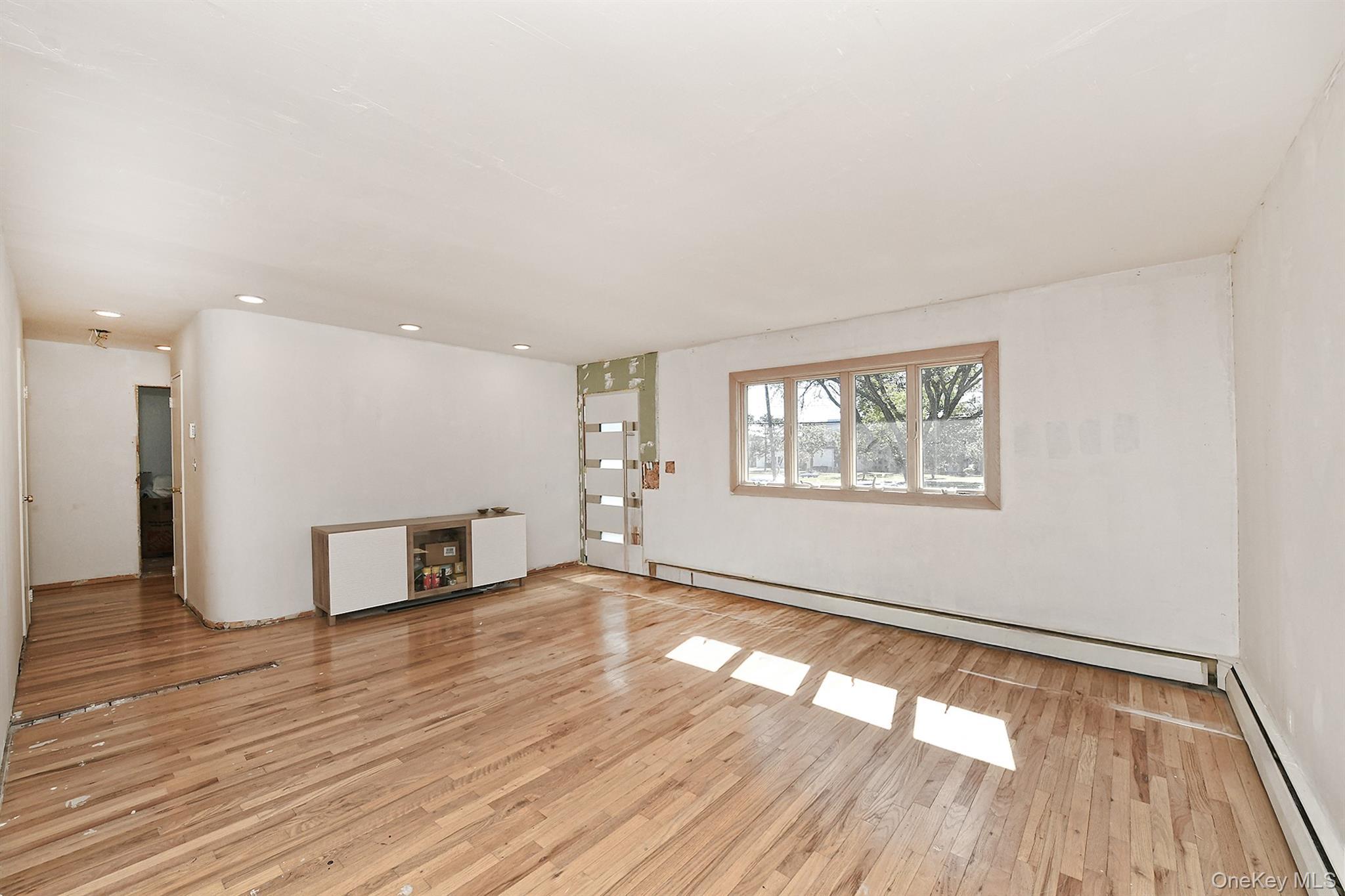 Single Family Burr  Suffolk County, NY 11731, MLS-920403-19