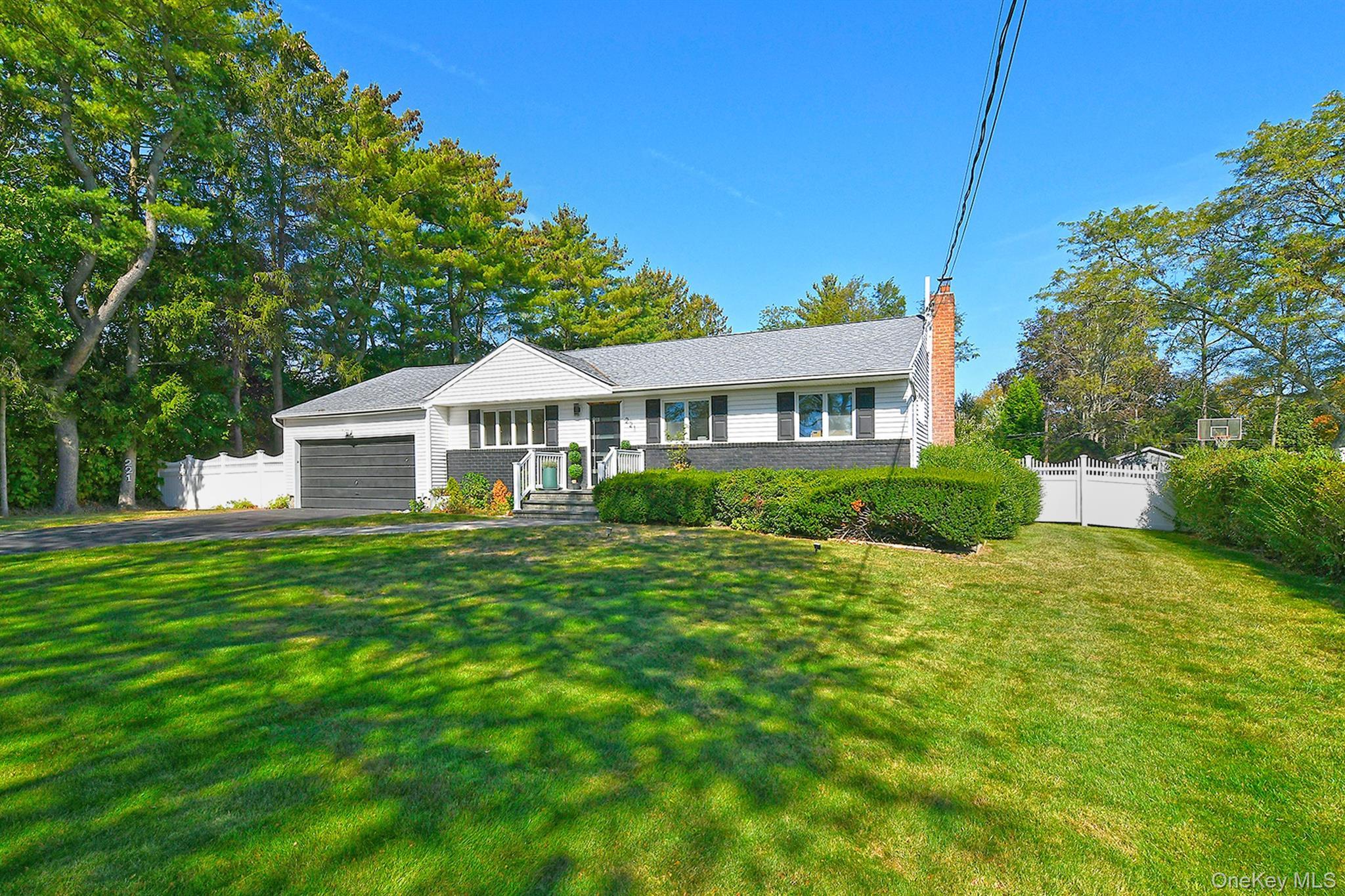 Single Family Burr  Suffolk County, NY 11731, MLS-920403-2
