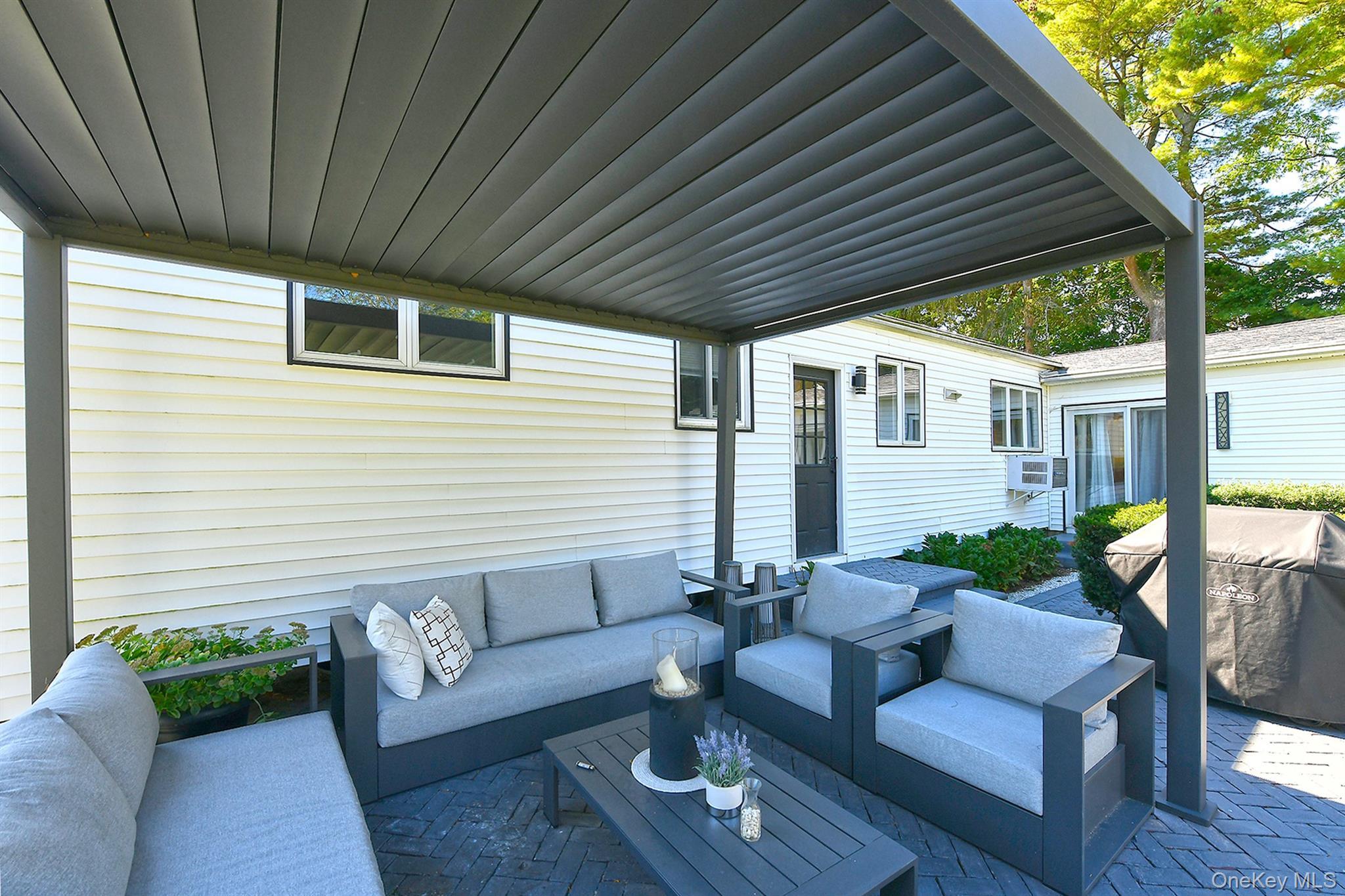 Single Family Burr  Suffolk County, NY 11731, MLS-920403-22