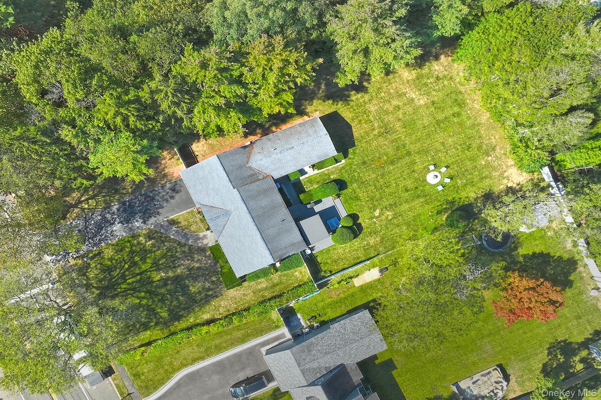 Single Family Burr  Suffolk County, NY 11731, MLS-920403-33