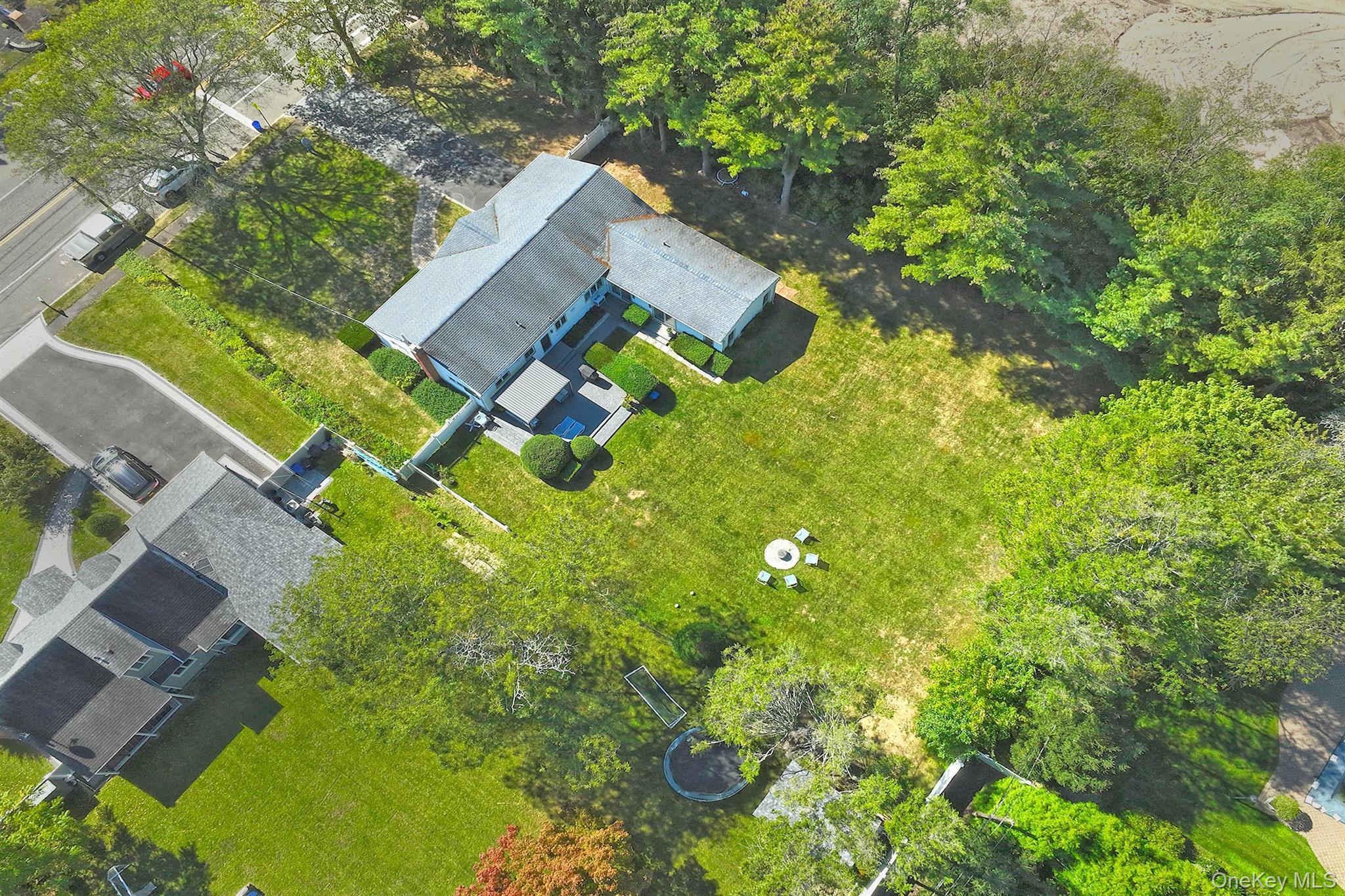 Single Family Burr  Suffolk County, NY 11731, MLS-920403-34