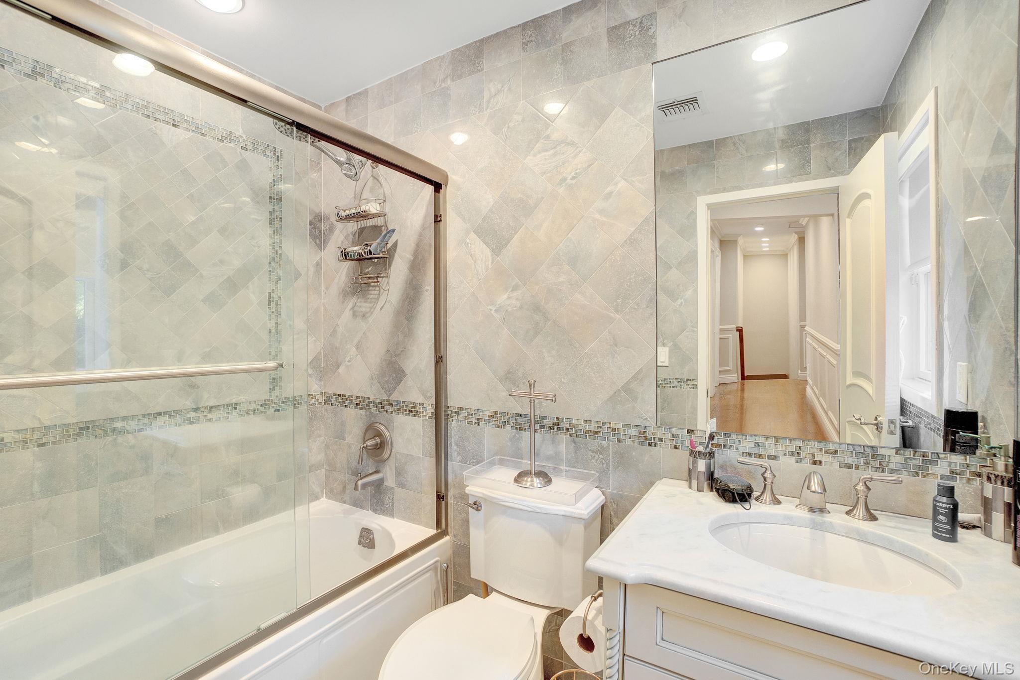 Single Family Norgate Nassau County, NY 11545, MLS-920410-29