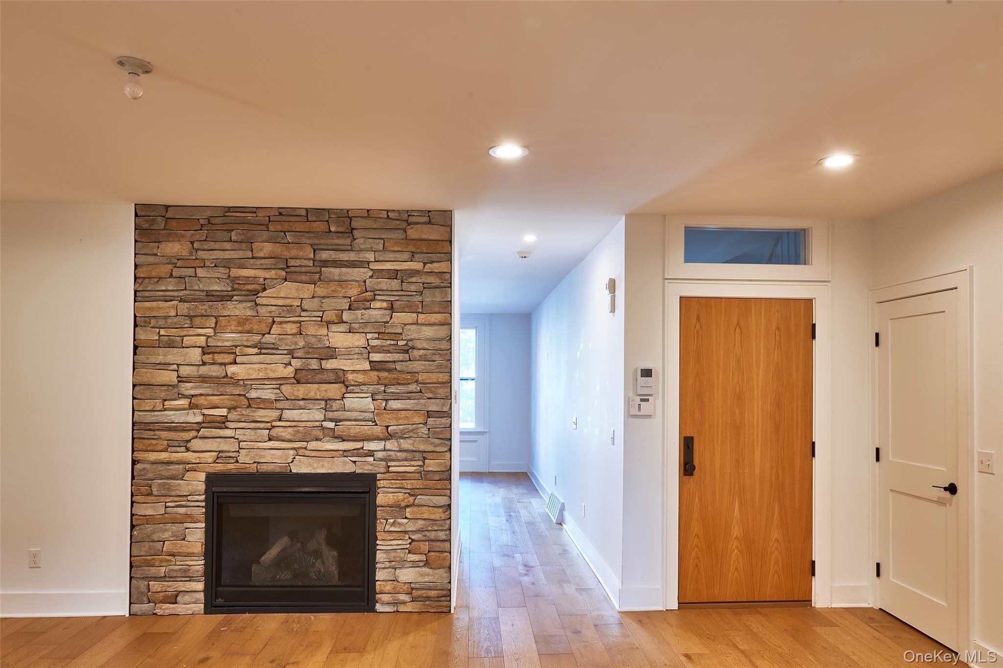 Single Family Warren Columbia County, NY 12534, MLS-920424-10