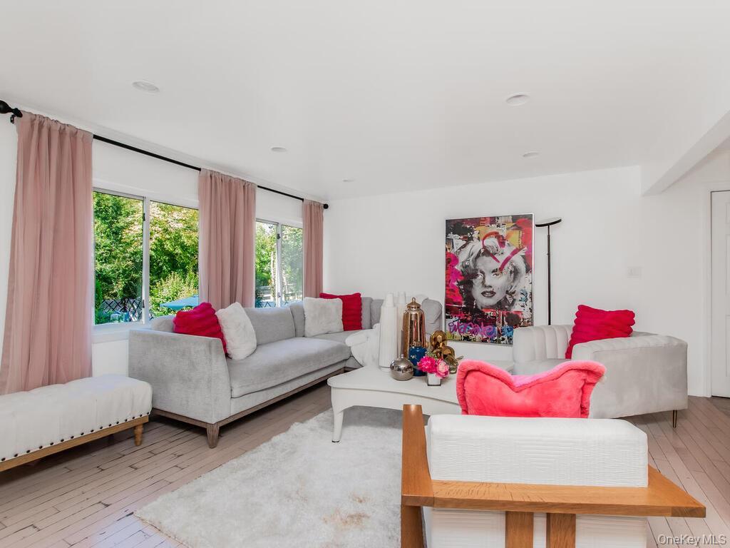 Single Family Gailmore  Westchester County, NY 10710, MLS-920493-5