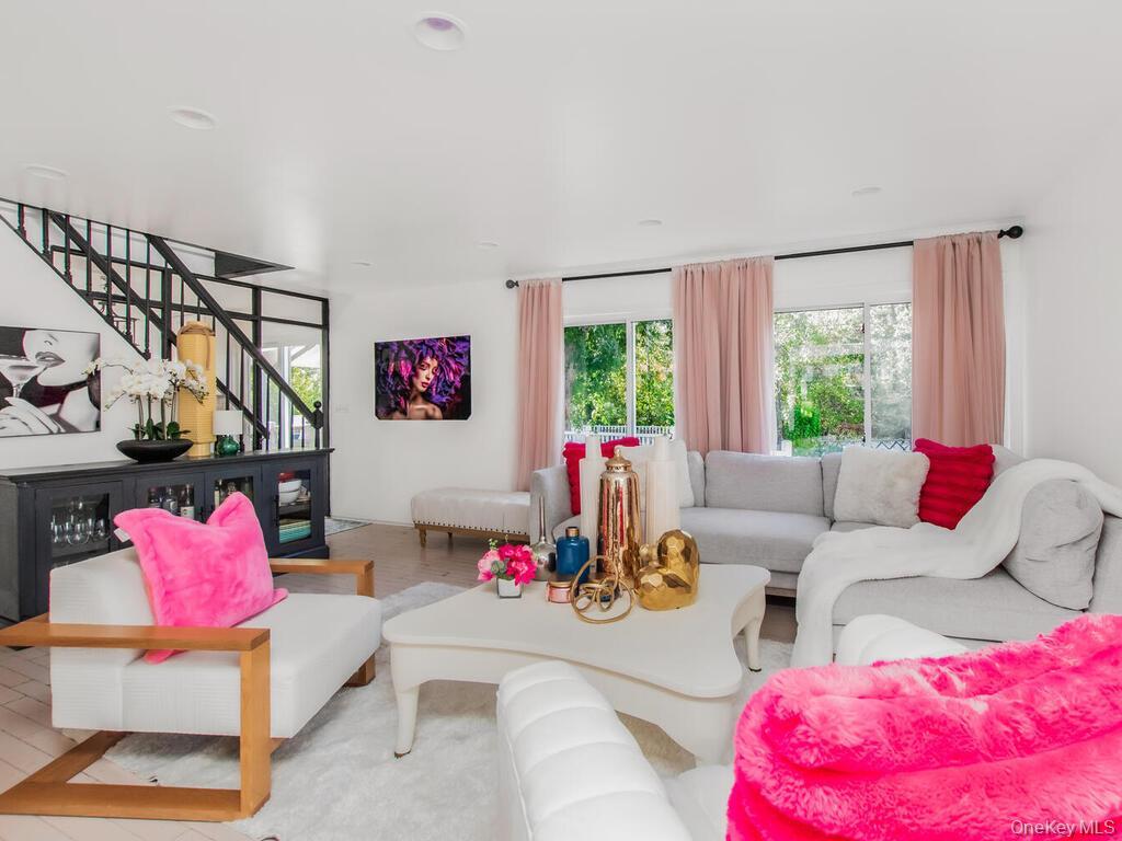 Single Family Gailmore  Westchester County, NY 10710, MLS-920493-6