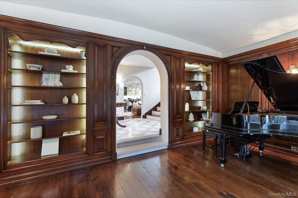 Single Family Hampshire Westchester County, NY 10708, MLS-920495-7