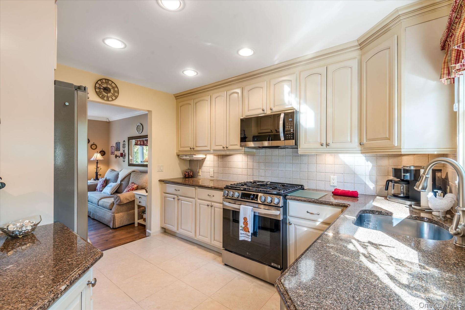 Single Family Violet Nassau County, NY 11709, MLS-920497-24