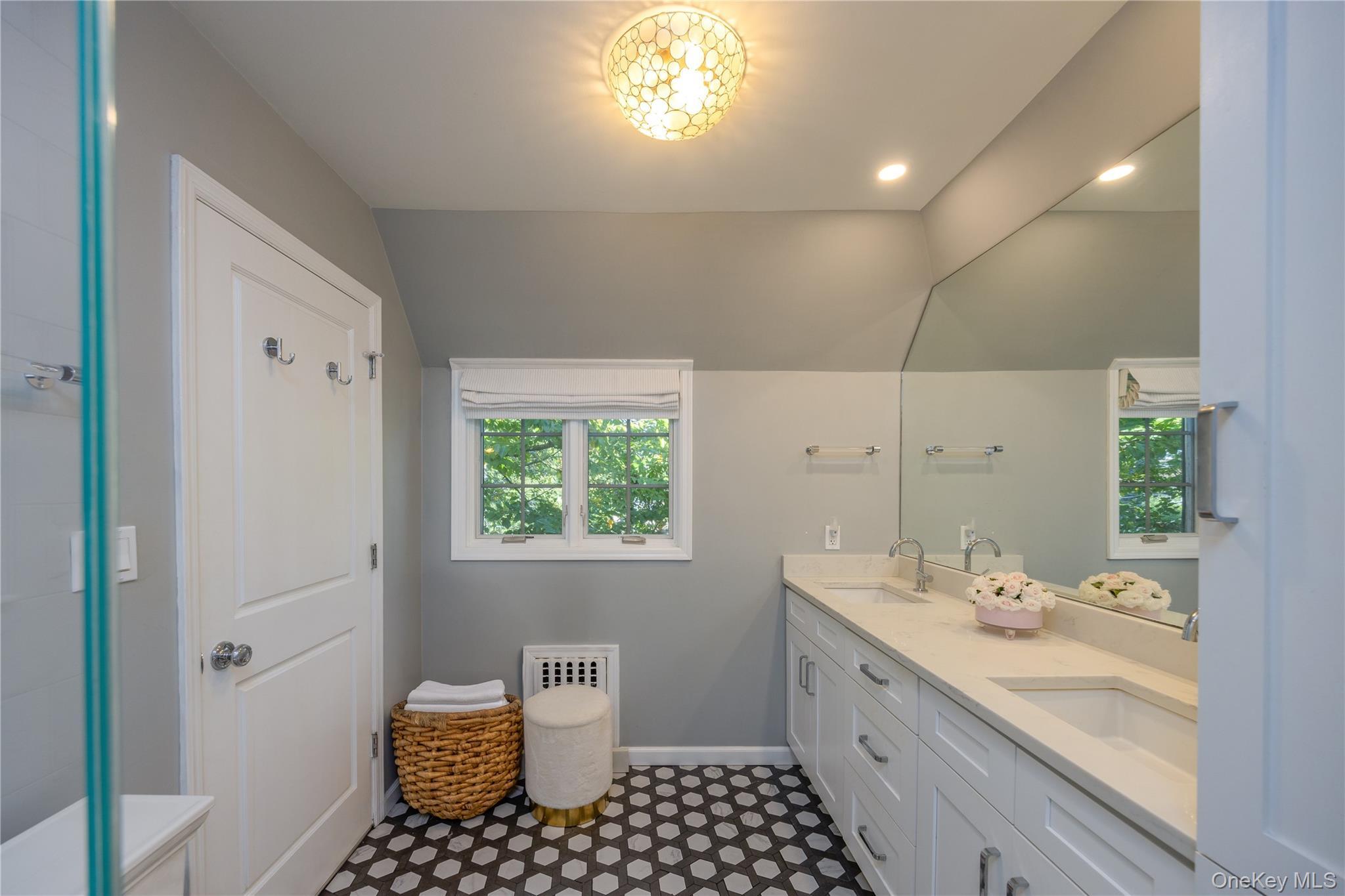 Single Family Pondfield Westchester County, NY 10708, MLS-920564-20