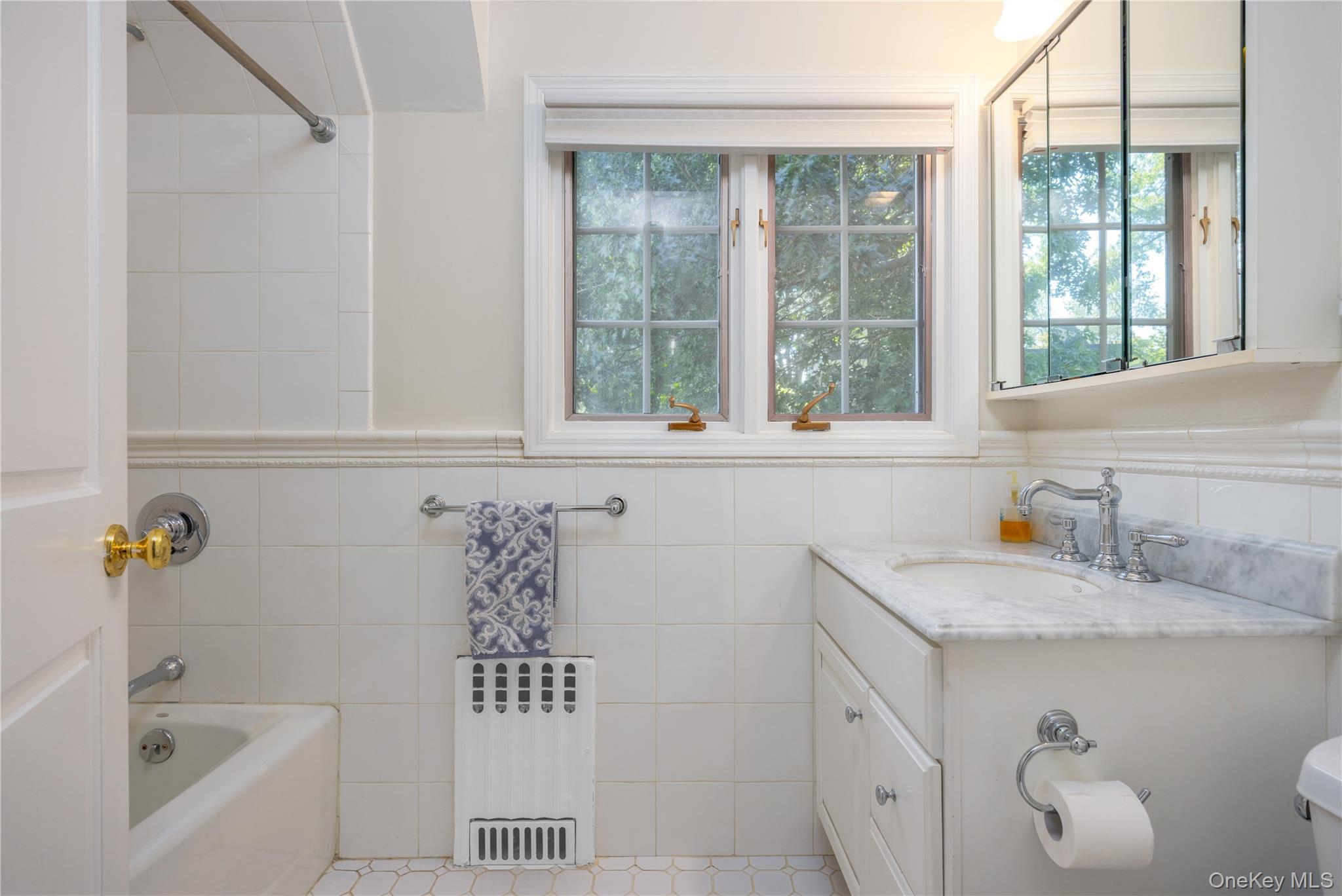 Single Family Pondfield Westchester County, NY 10708, MLS-920564-23