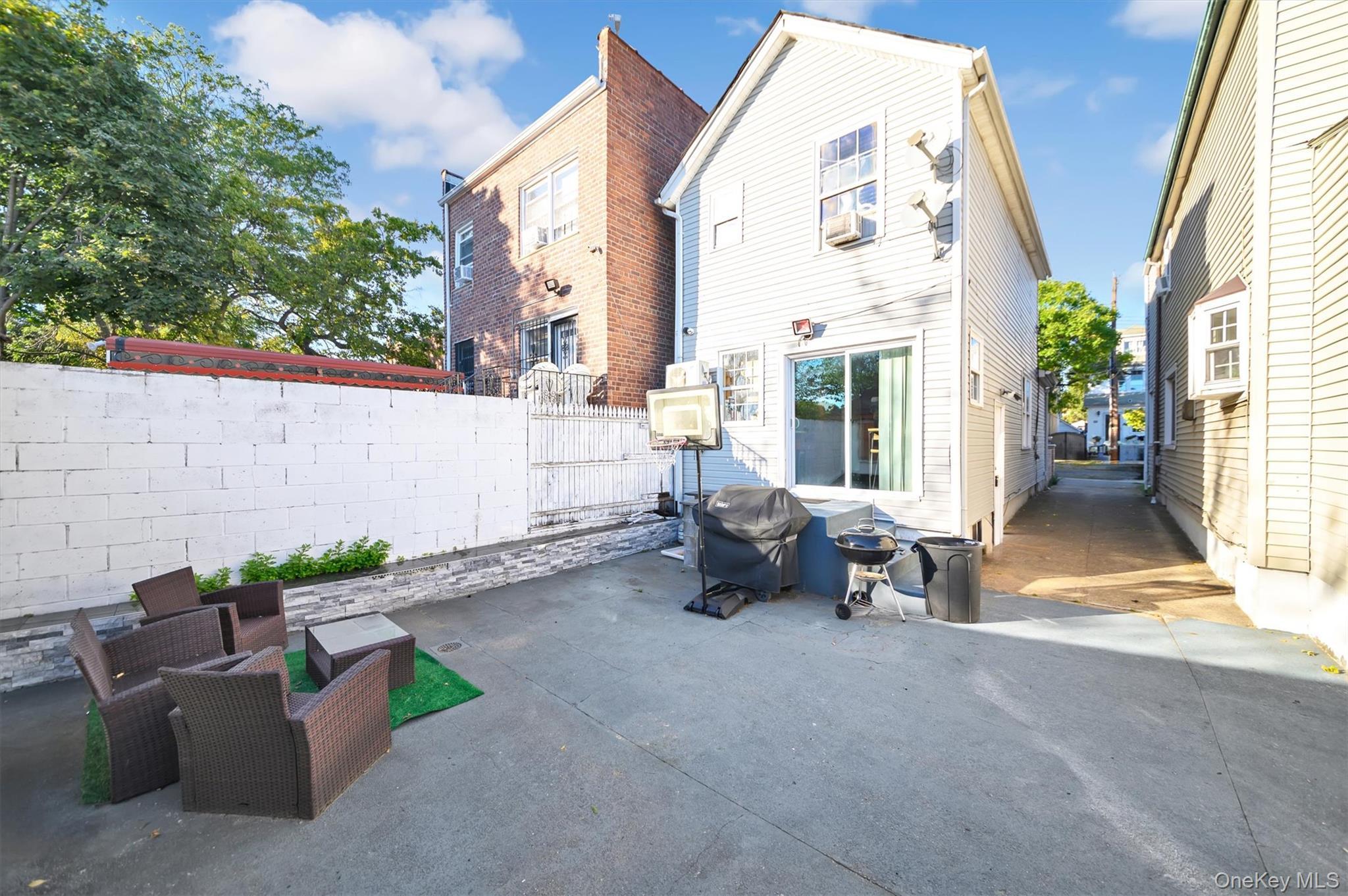 Single Family Albert  Queens, NY 11417, MLS-920573-16