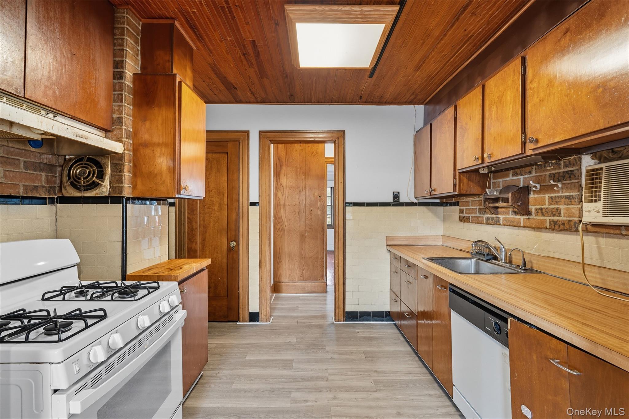 Single Family Washington  Rockland County, NY 10901, MLS-920609-5