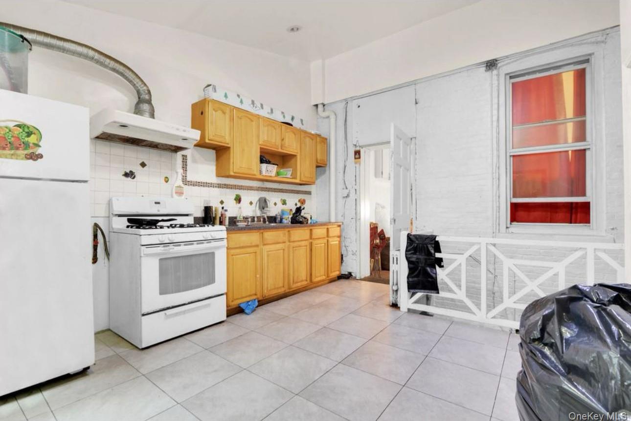 Single Family 85th  Queens, NY 11421, MLS-920630-10