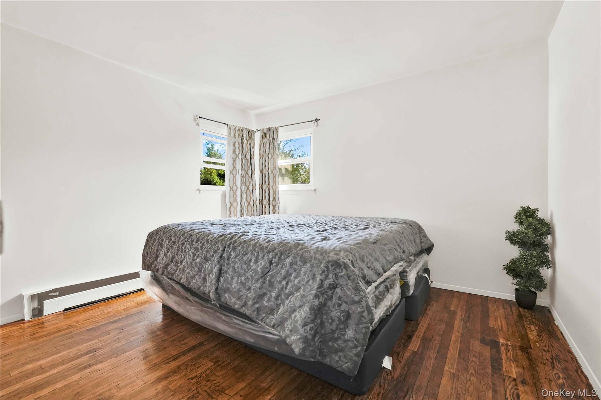 Single Family 119 Queens, NY 11434, MLS-920644-23