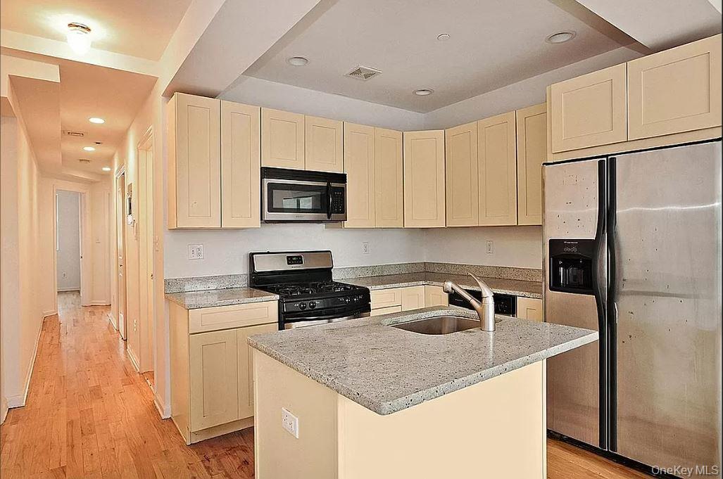 Single Family 20th  Brooklyn, NY 11215, MLS-920653-7