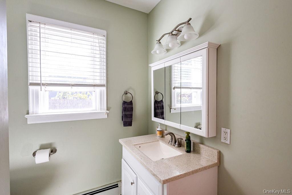 Single Family Juniper Suffolk County, NY 11778, MLS-920660-10