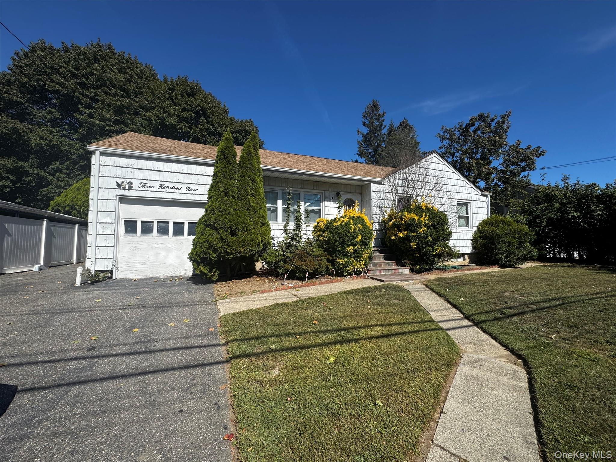 Single Family Hancock  Suffolk County, NY 11717, MLS-920700-2