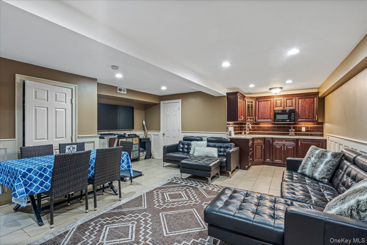 Single Family 58th Queens, NY 11379, MLS-920713-26