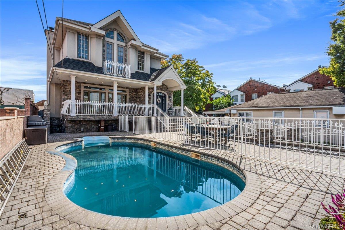 Single Family 58th Queens, NY 11379, MLS-920713-29