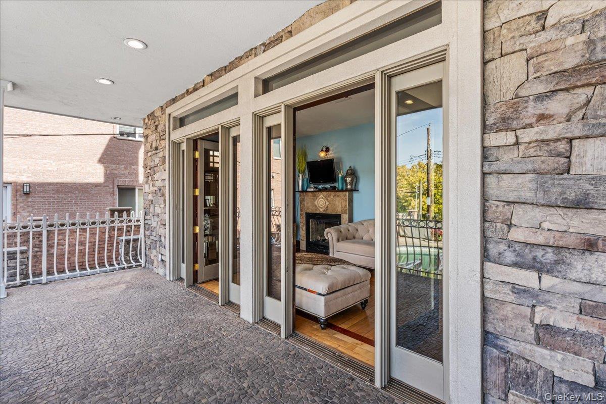 Single Family 58th Queens, NY 11379, MLS-920713-32