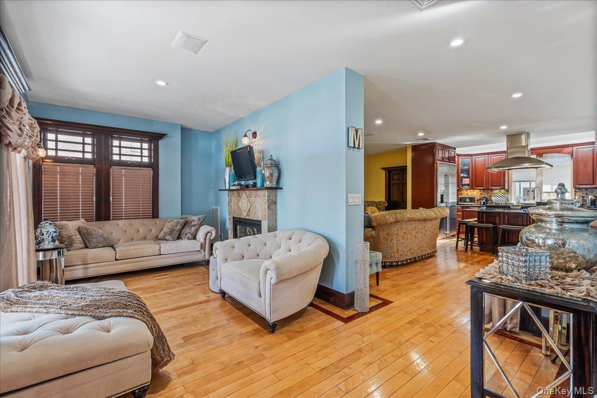 Single Family 58th Queens, NY 11379, MLS-920713-6