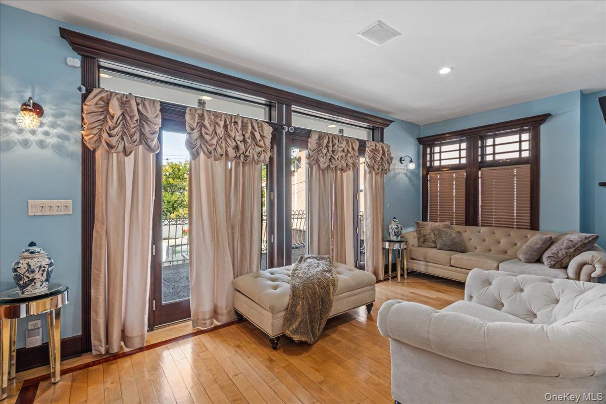 Single Family 58th Queens, NY 11379, MLS-920713-7