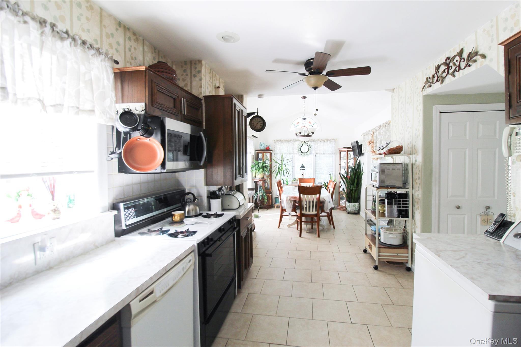 Single Family Giegerich  Bronx, NY 10465, MLS-920715-13