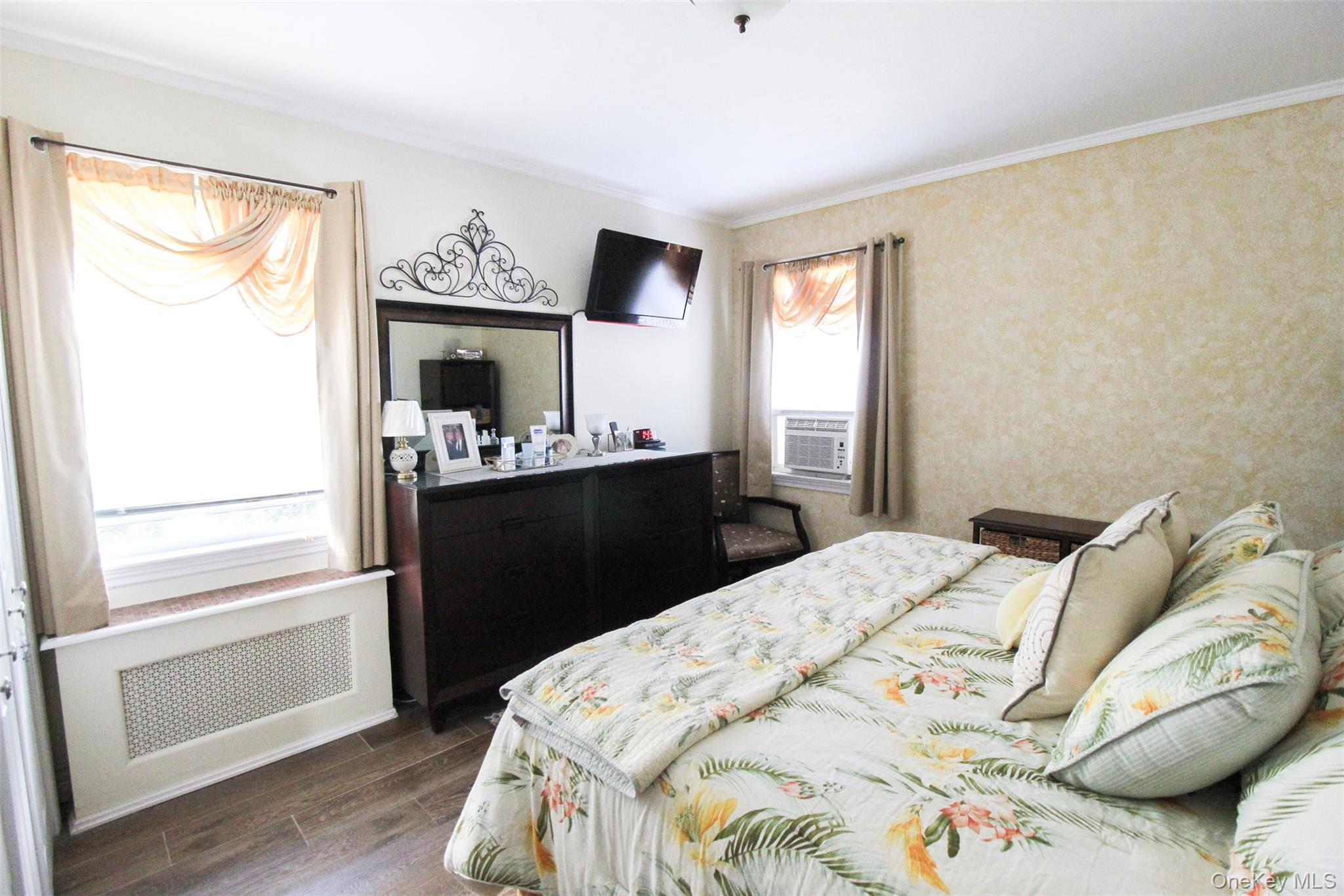 Single Family Giegerich  Bronx, NY 10465, MLS-920715-20