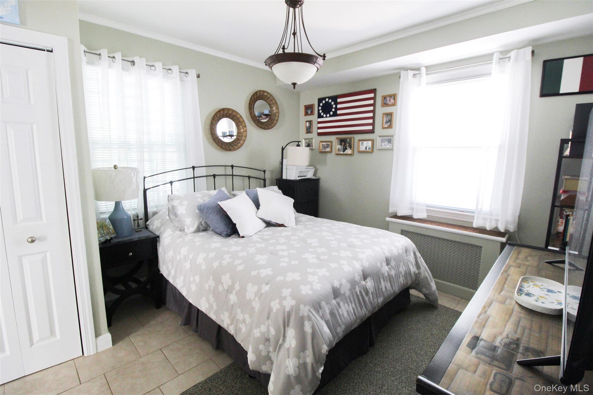 Single Family Giegerich  Bronx, NY 10465, MLS-920715-21