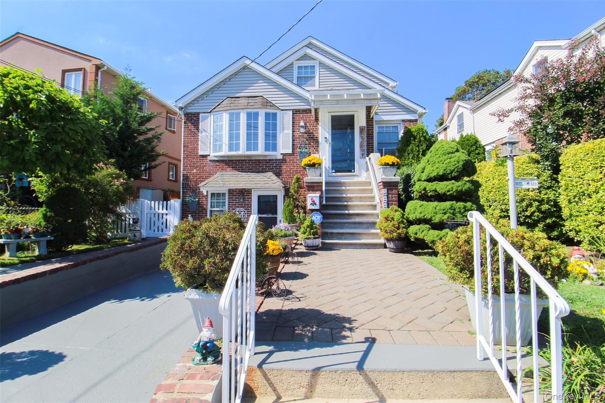 Single Family Giegerich  Bronx, NY 10465, MLS-920715-3