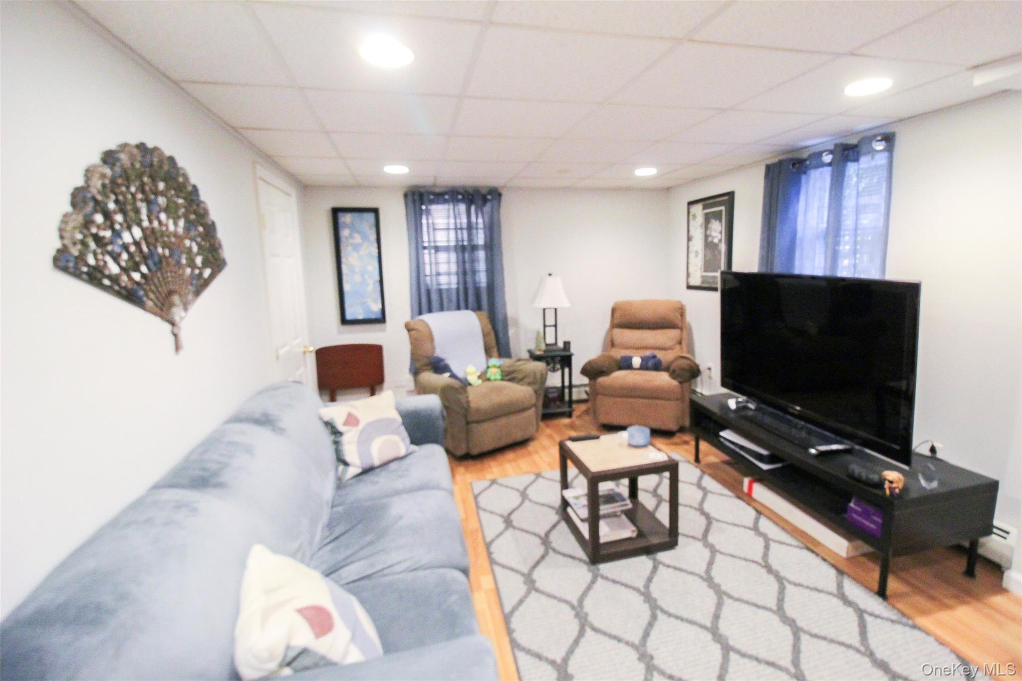 Single Family Giegerich  Bronx, NY 10465, MLS-920715-31