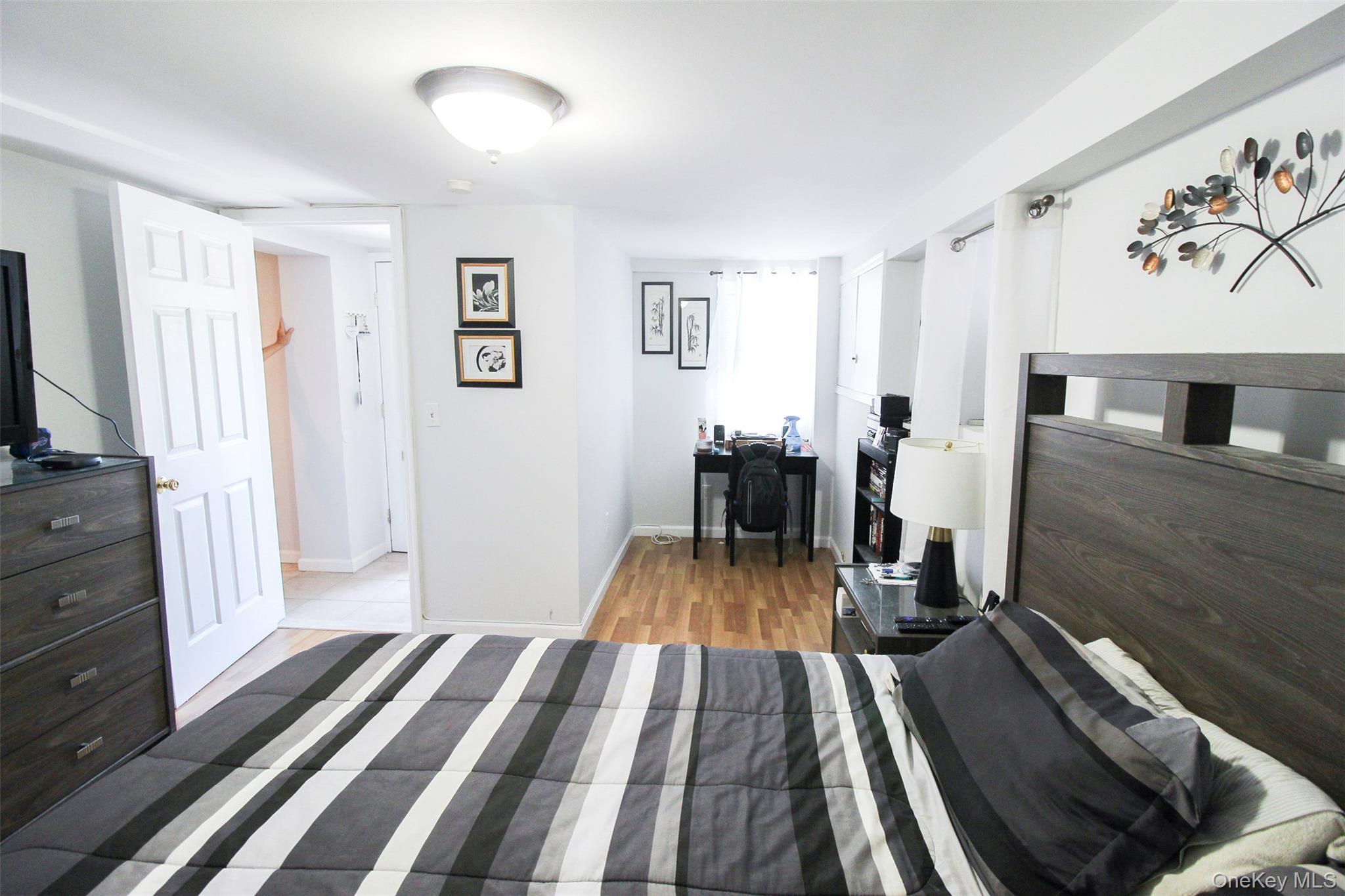 Single Family Giegerich  Bronx, NY 10465, MLS-920715-33