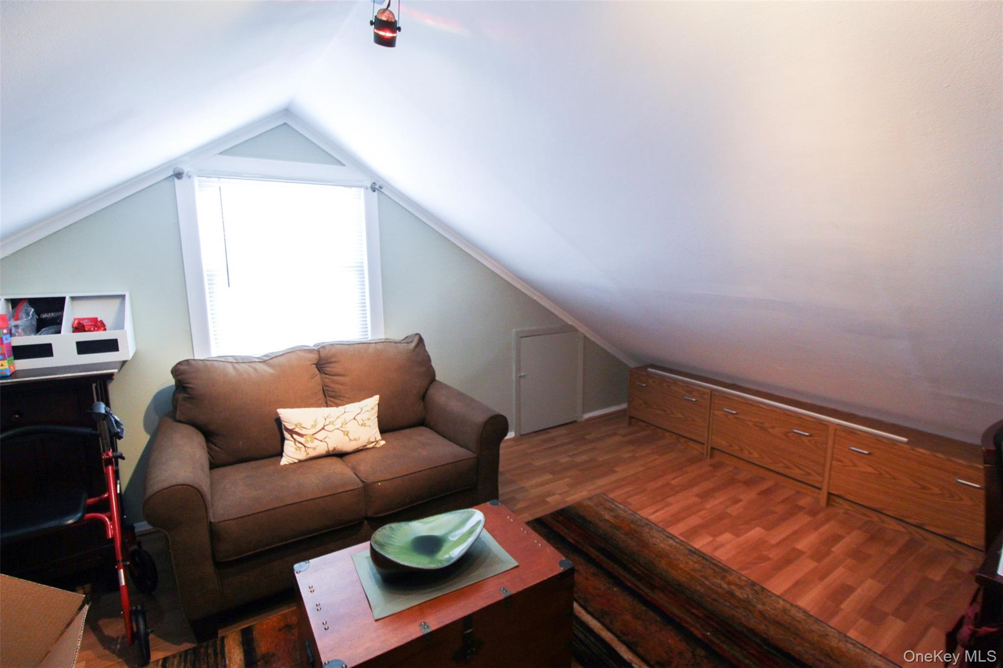 Single Family Giegerich  Bronx, NY 10465, MLS-920715-35