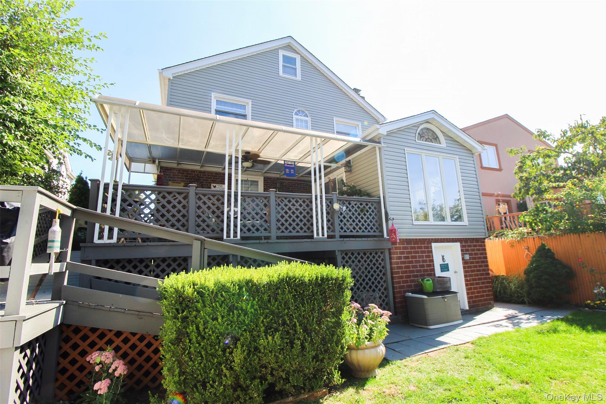 Single Family Giegerich  Bronx, NY 10465, MLS-920715-37