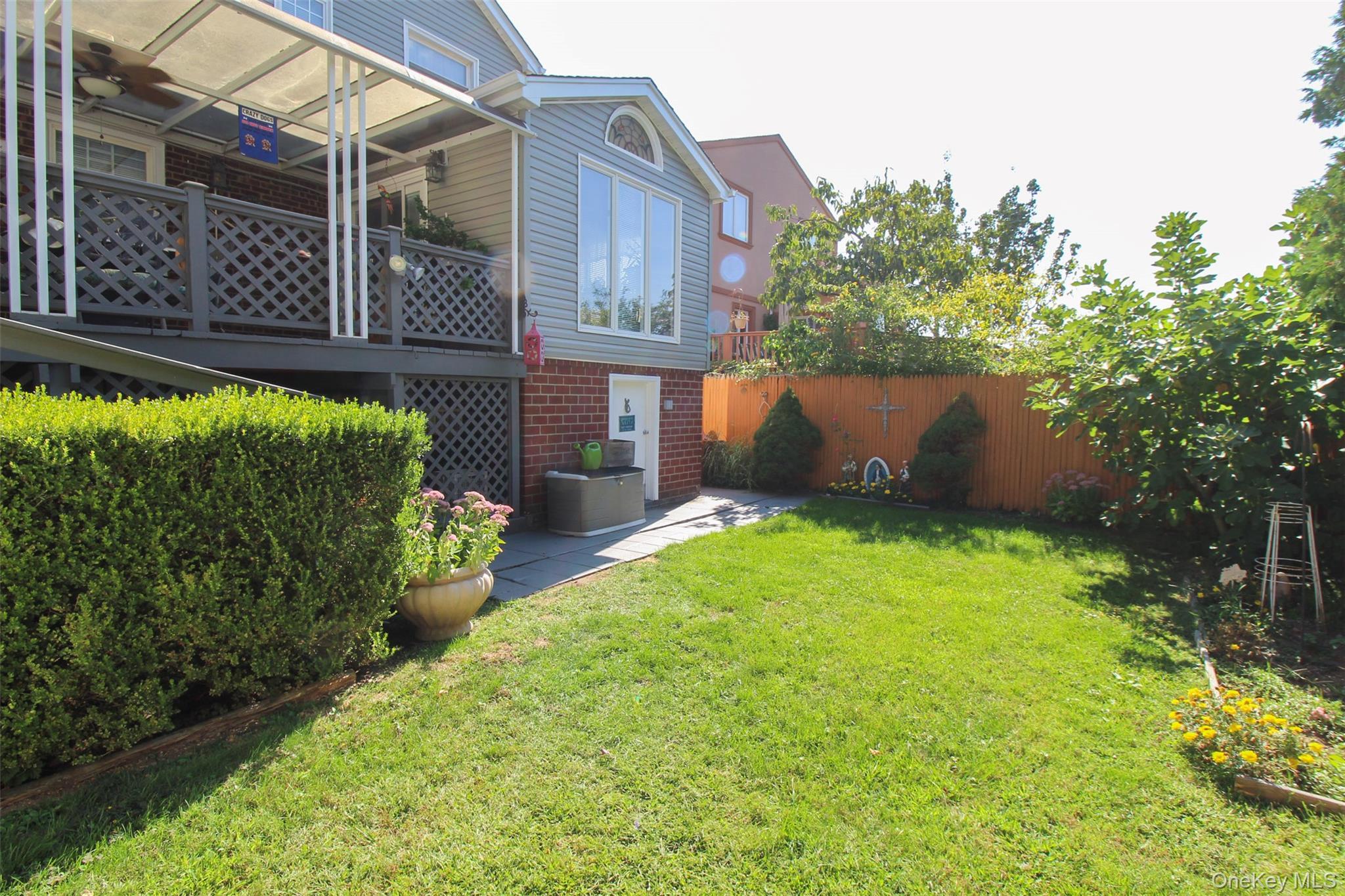 Single Family Giegerich  Bronx, NY 10465, MLS-920715-38