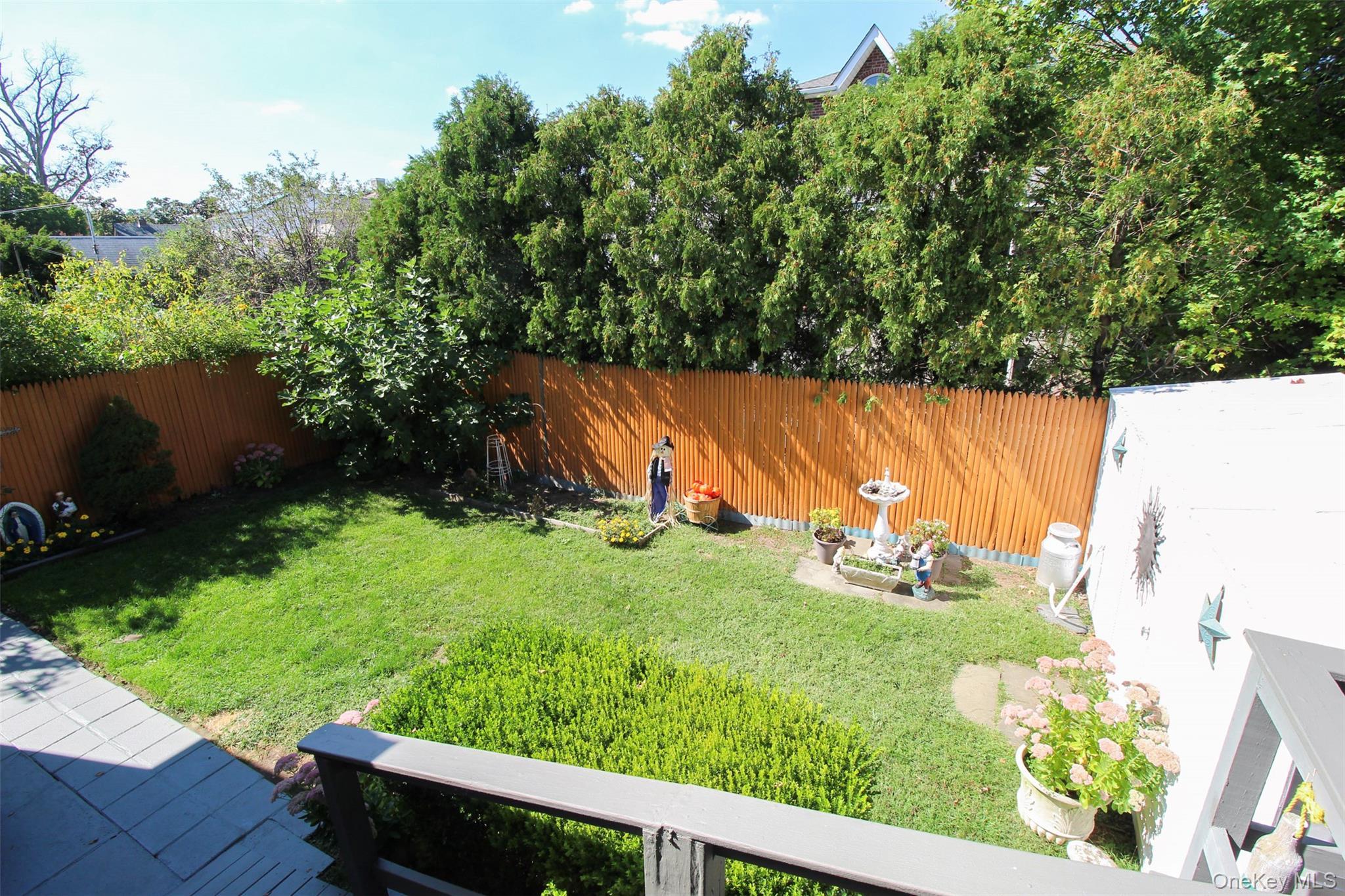 Single Family Giegerich  Bronx, NY 10465, MLS-920715-40