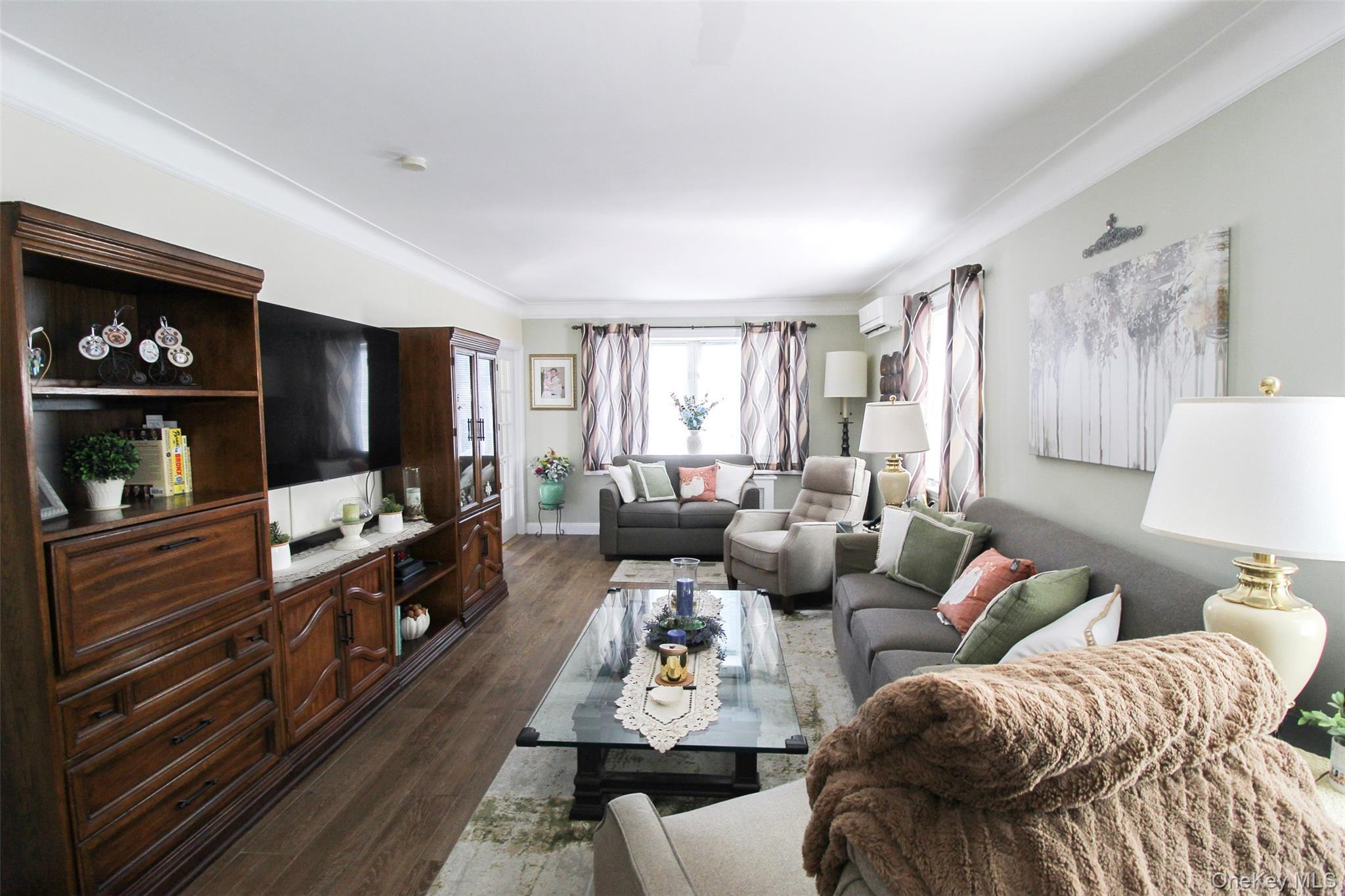 Single Family Giegerich  Bronx, NY 10465, MLS-920715-7