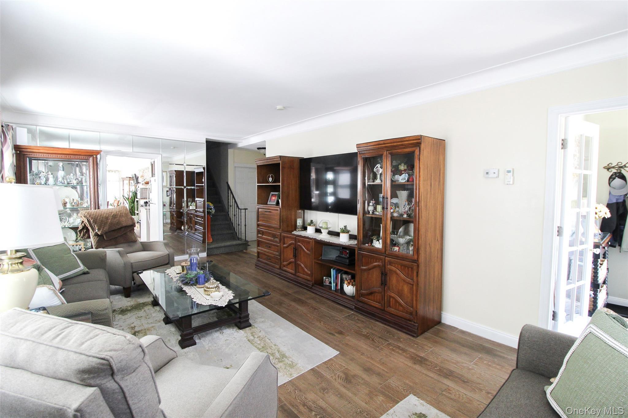 Single Family Giegerich  Bronx, NY 10465, MLS-920715-8