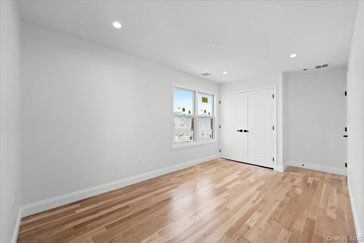 Single Family Thurton Westchester County, NY 10704, MLS-920716-16