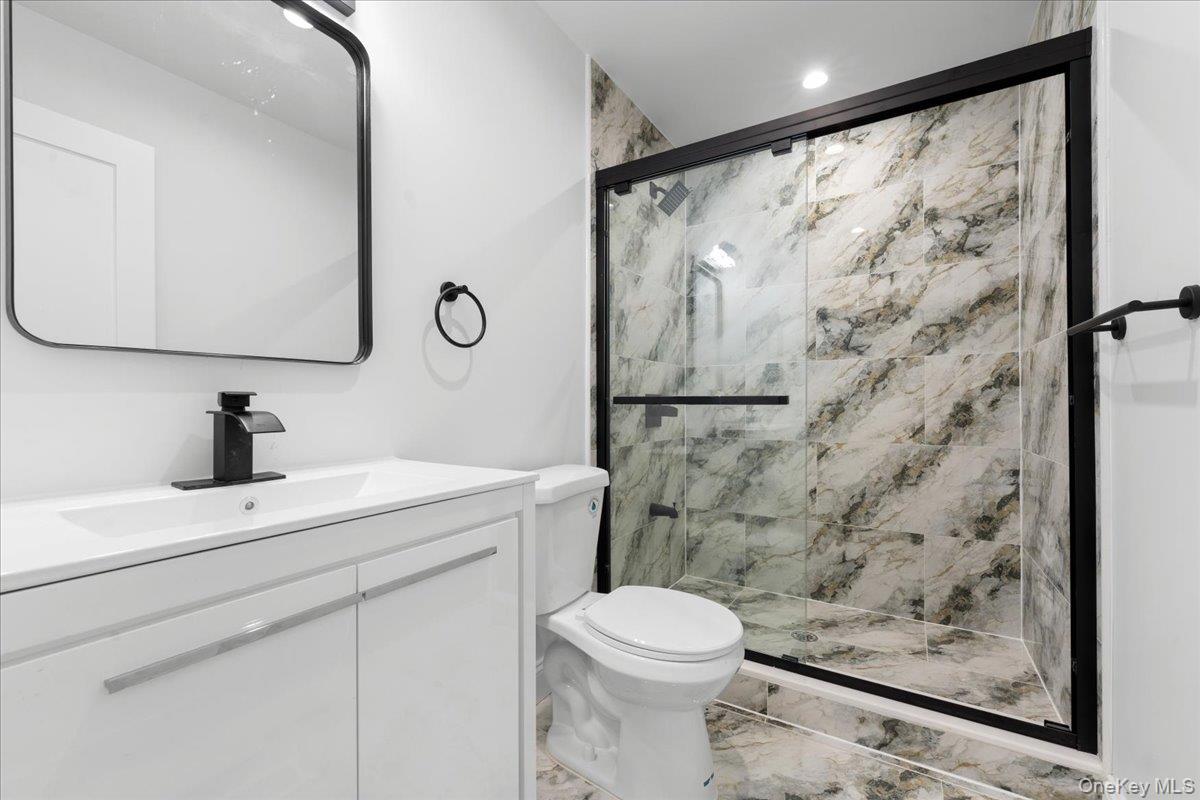 Single Family Thurton Westchester County, NY 10704, MLS-920716-21