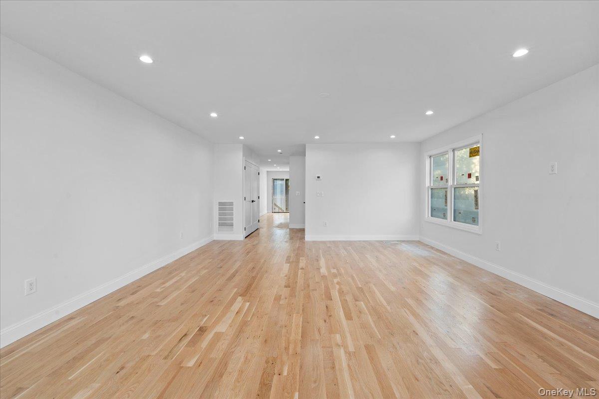 Single Family Thurton Westchester County, NY 10704, MLS-920716-22