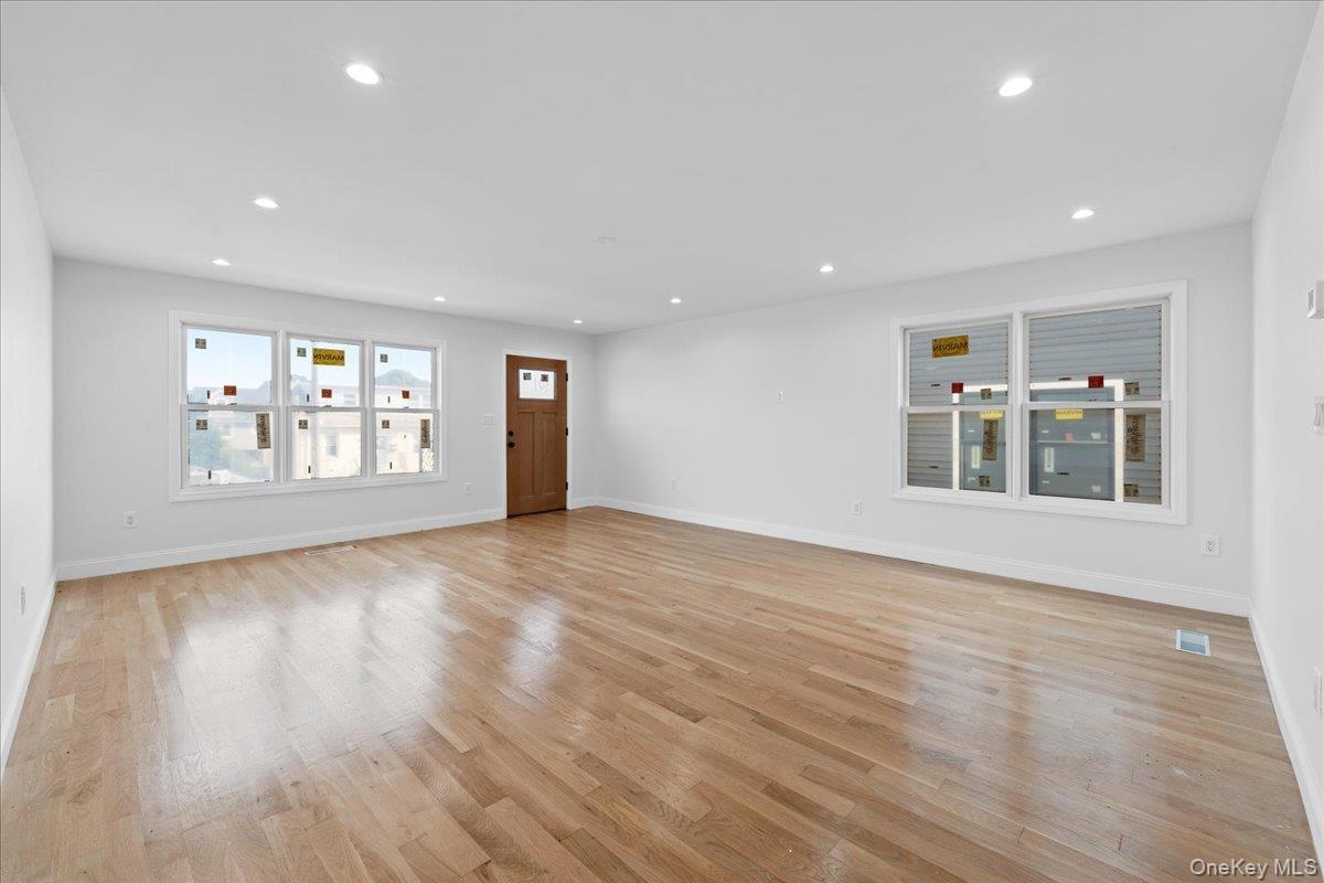 Single Family Thurton Westchester County, NY 10704, MLS-920716-24